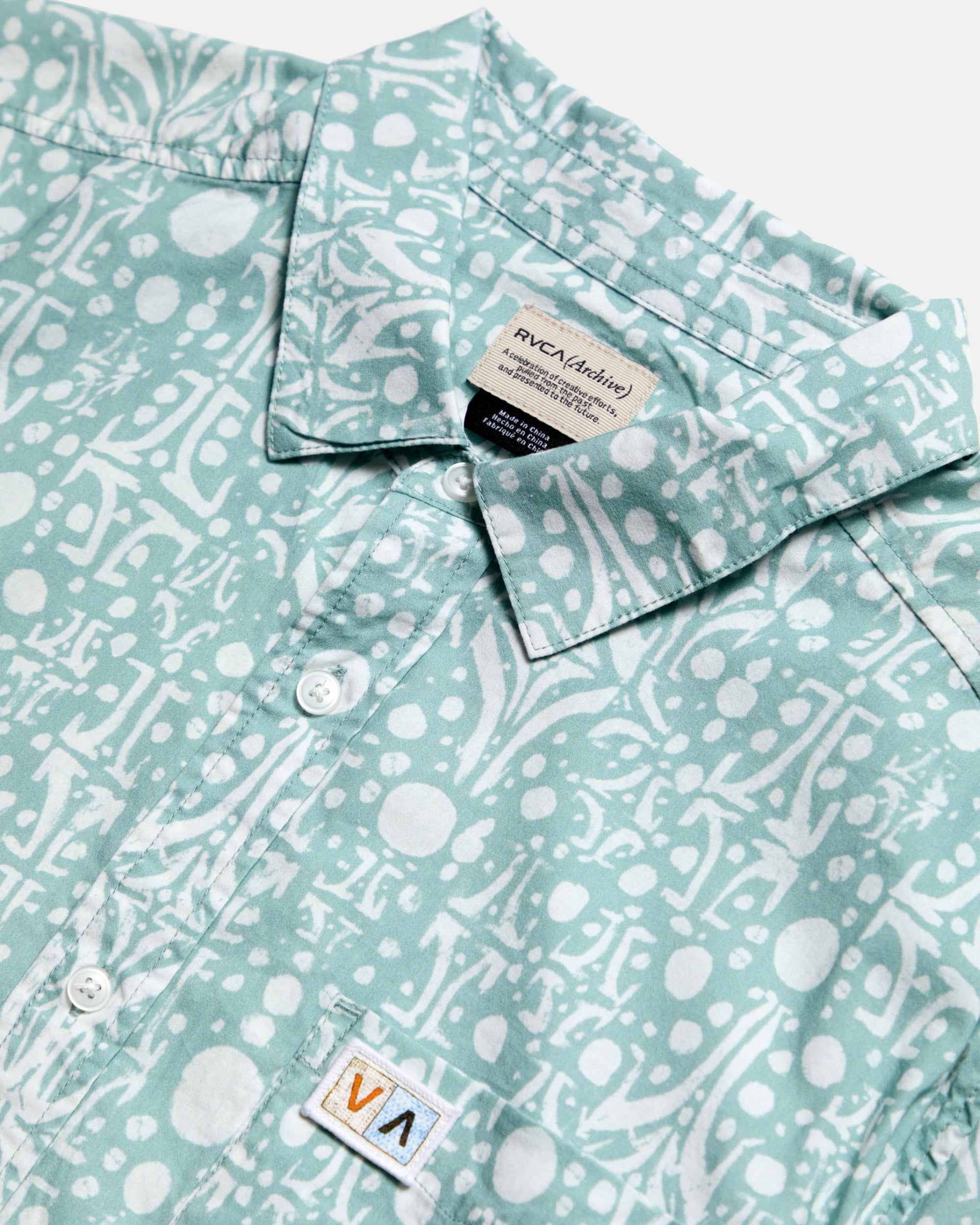RVCA JACOBS ARCHIVE PRINT SS BN4-BLUE HAZE XL
