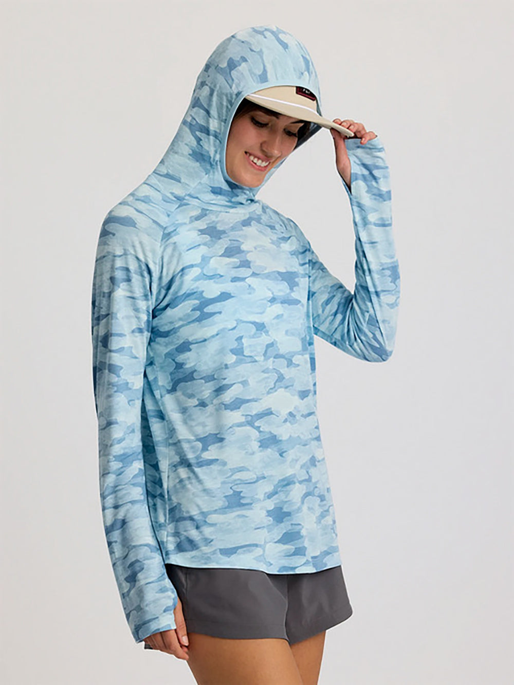 Free Fly Women's Bamboo Lightweight Hoodie II Seasmoke Camo - Surf Blue S