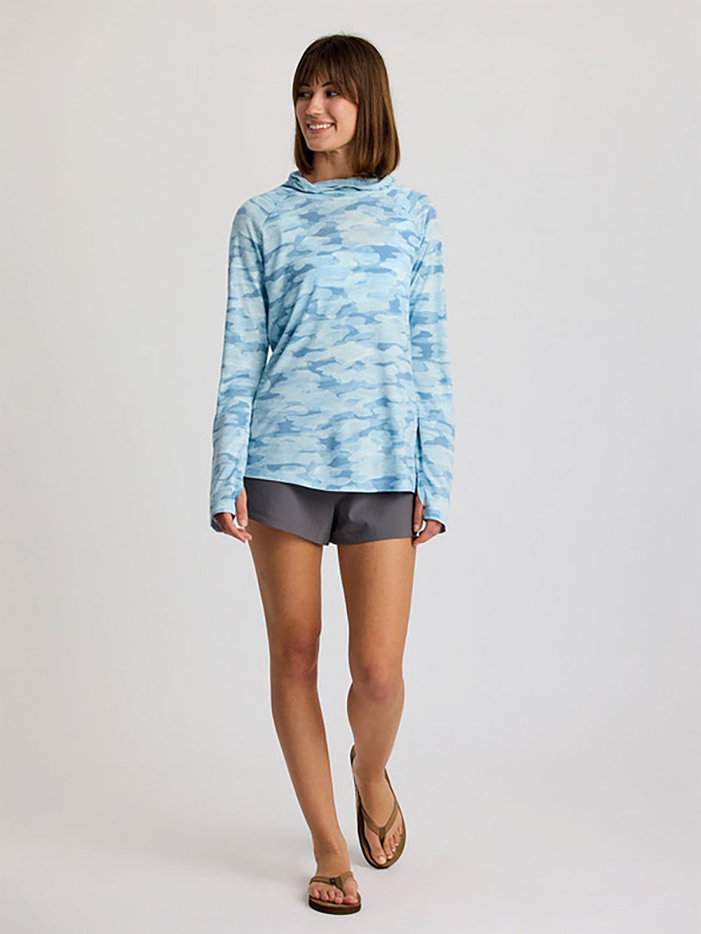 Free Fly Women's Bamboo Lightweight Hoodie II Seasmoke Camo - Surf Blue S