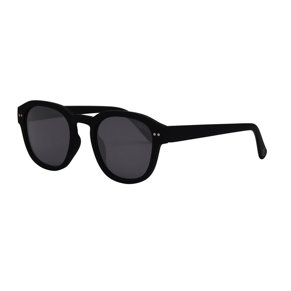 I-SEA BARTON MEN'S POLARIZED SUNGLASSES BLACK / SMOKE POLARIZED LENS