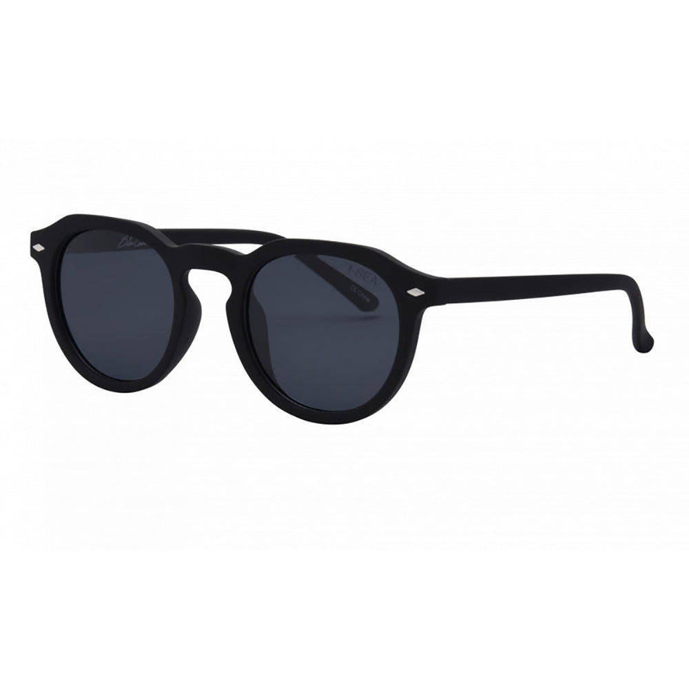 I-SEA BLAIR UNISEX POLARIZED SUNGLASSES BLACK / SMOKE POLARIZED LENS