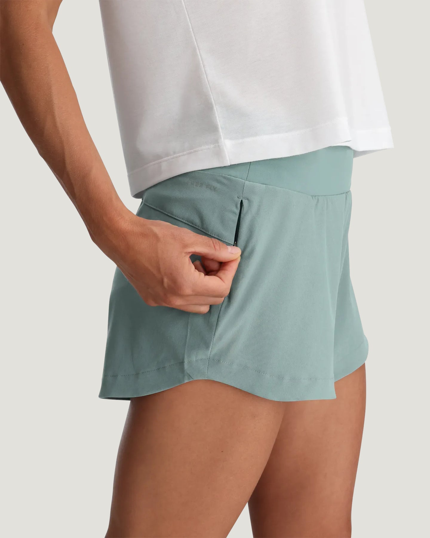 Free Fly Women's Bamboo-Lined Active Breeze Short 420-Ocean Mist M