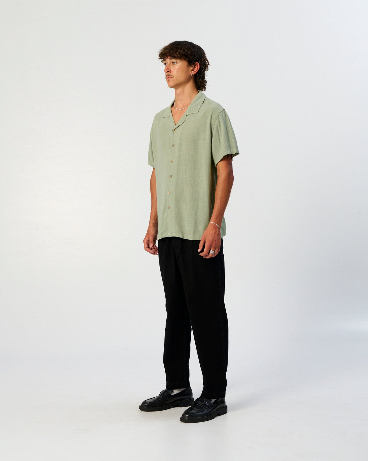 The Critical Slide Society Ernie Resort Shirt Seagrass M