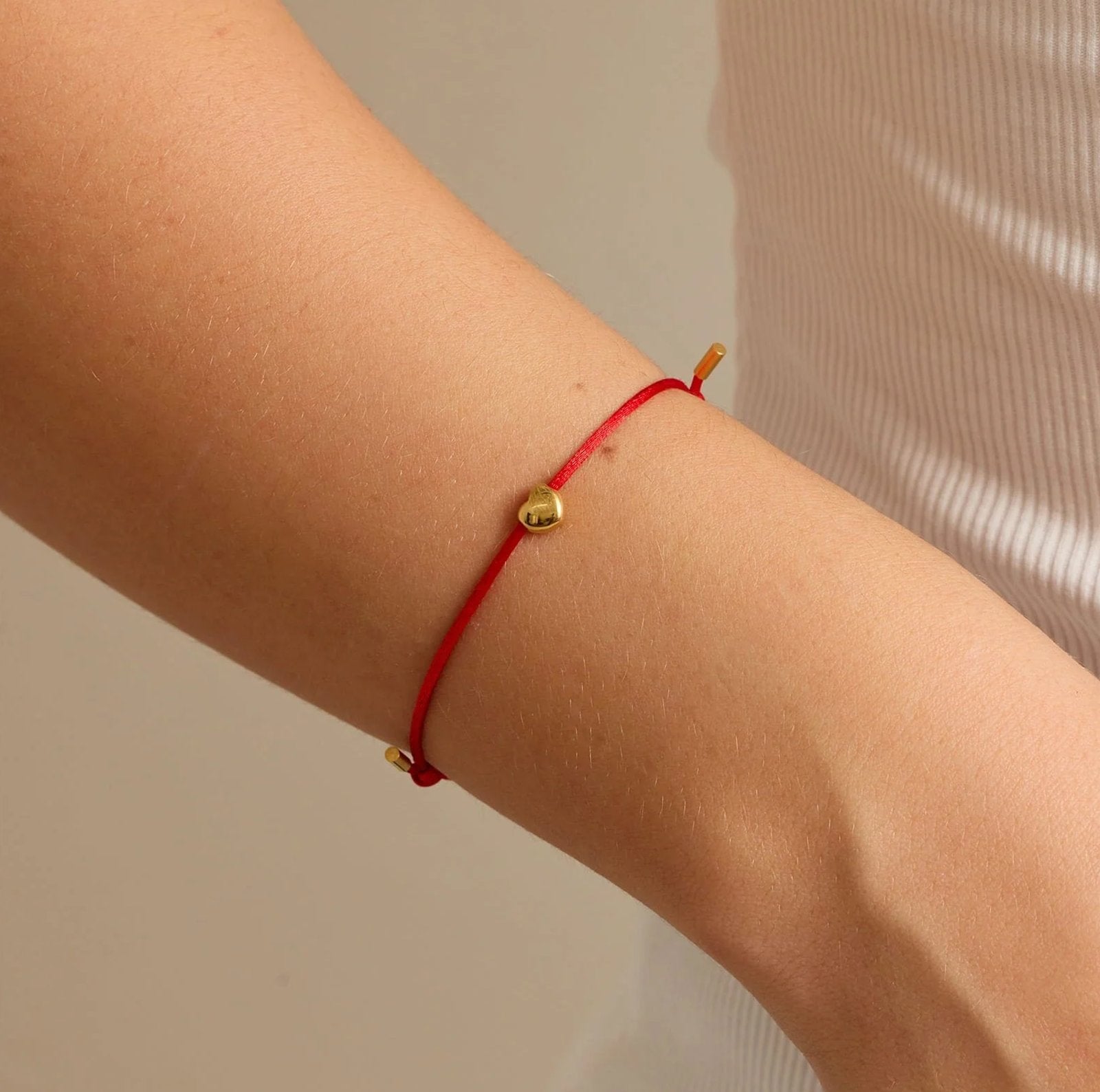 Pura Vida Lydia Charm with Heart Bracelet  Red