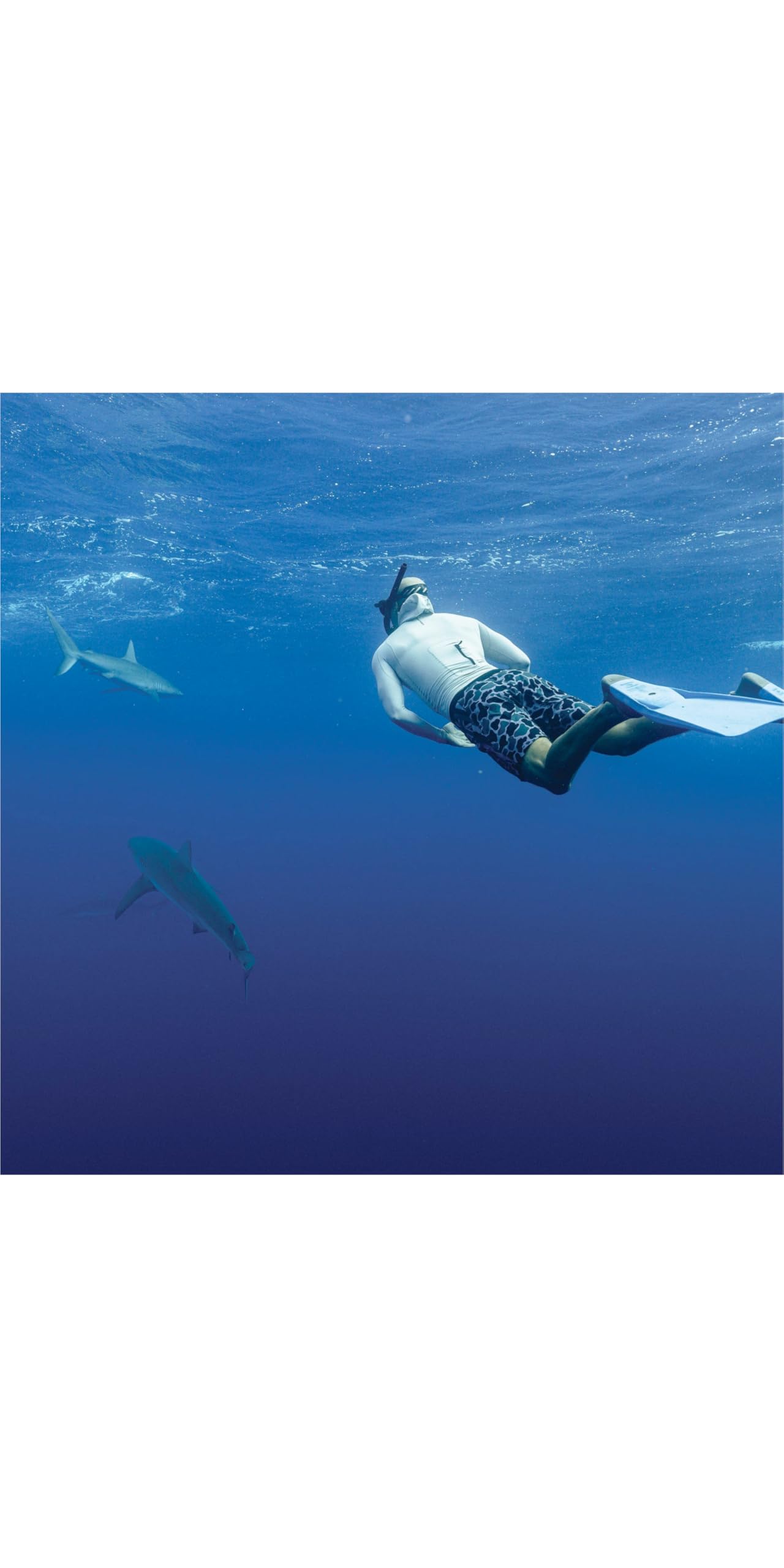 Florence Marine X Long Sleeve Utility Pocket Hooded Rashguard Silver L