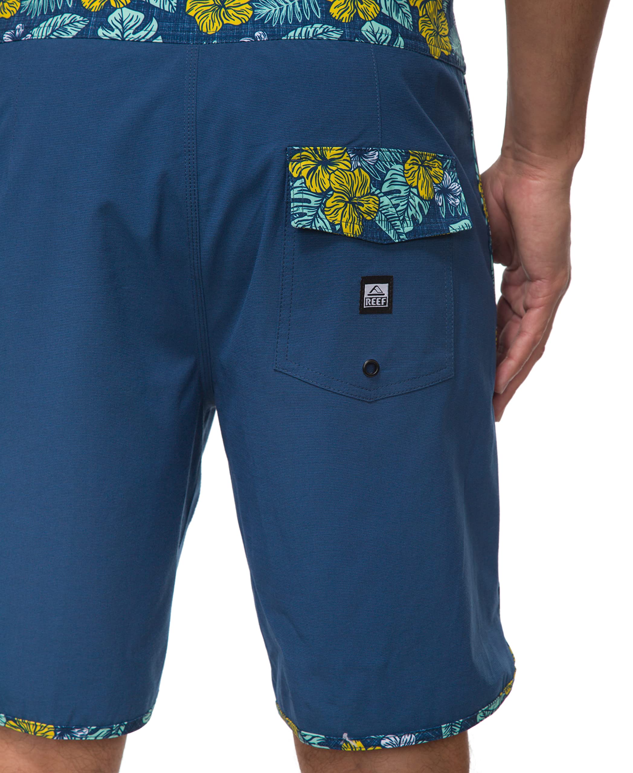 Reef Mens Boardshorts Mullen MTBLU 31