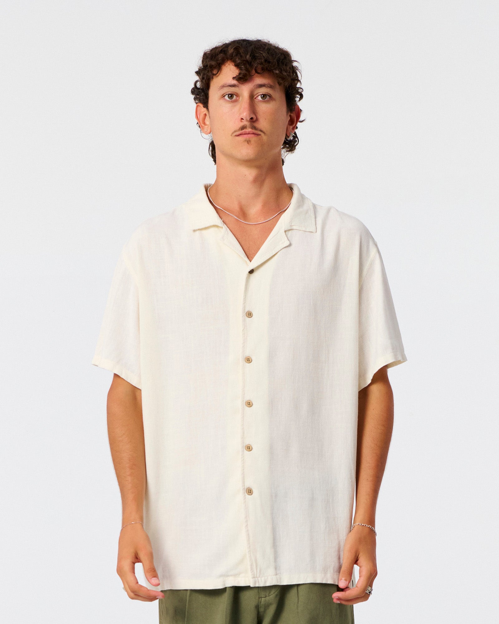 The Critical Slide Society Ernie Resort Shirt Ecru M