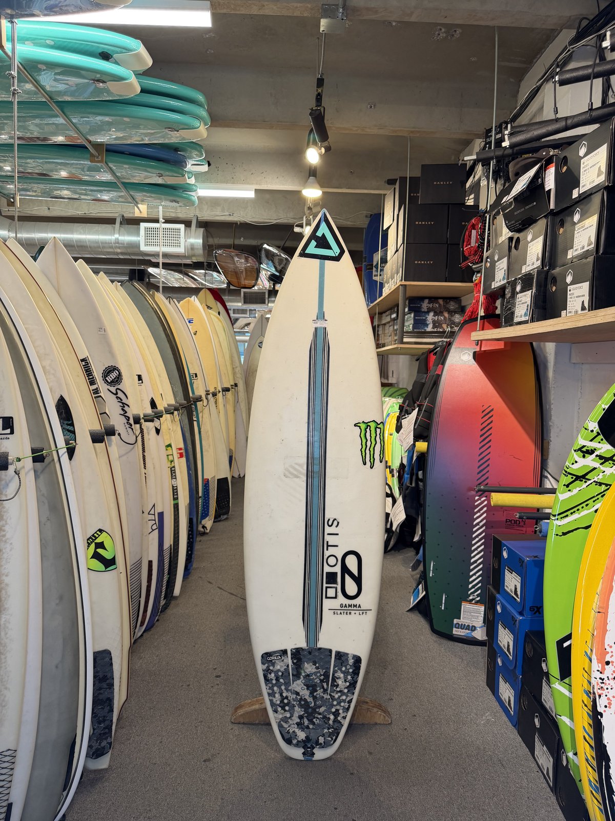 Slater Designs Eric Geiselman Used  Gamma 5'11 x 19 1/8 x 2 1/2 FCS 2