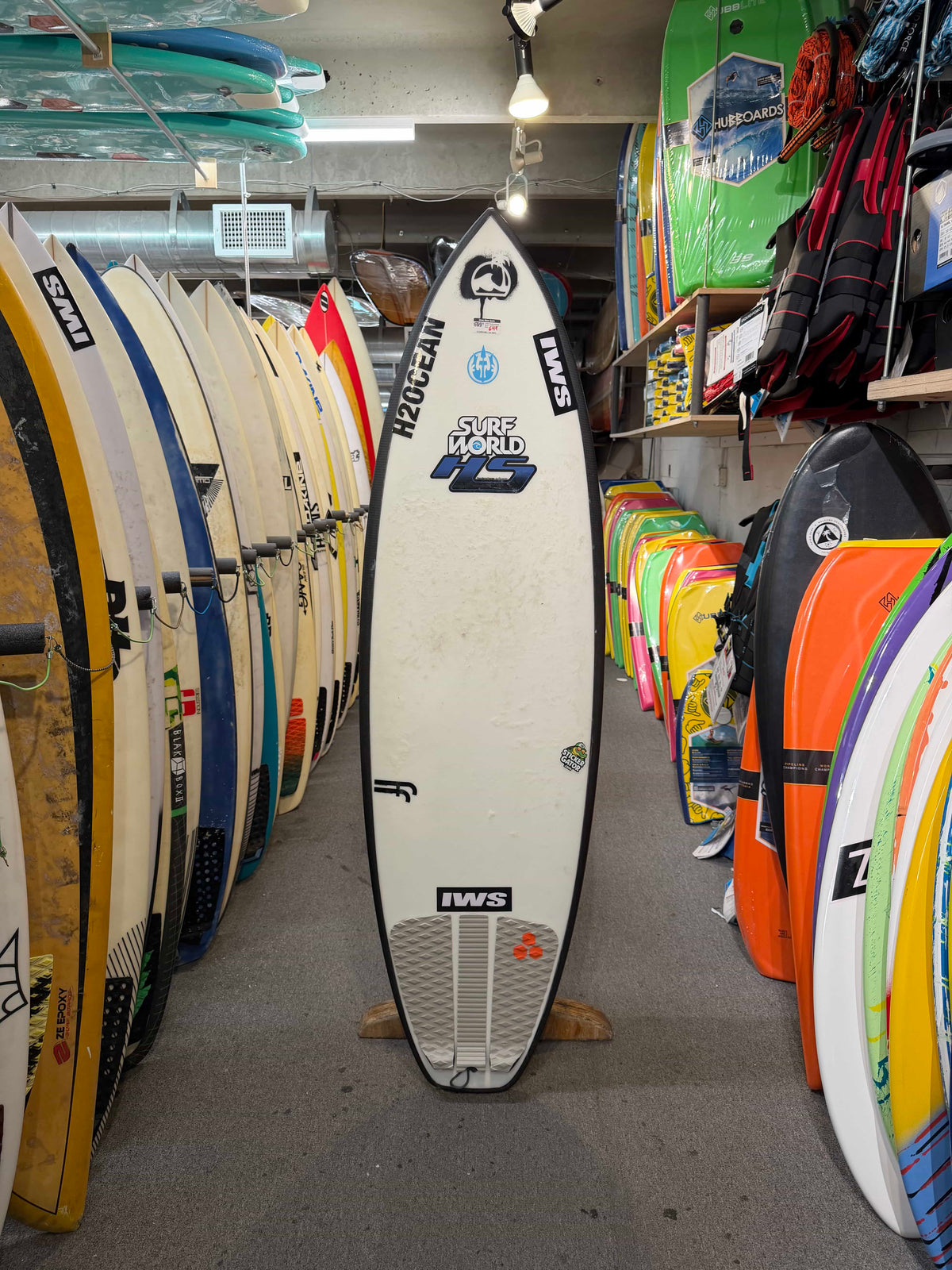 5ft9in Haydenshapes Nova-Consignment - Hunt