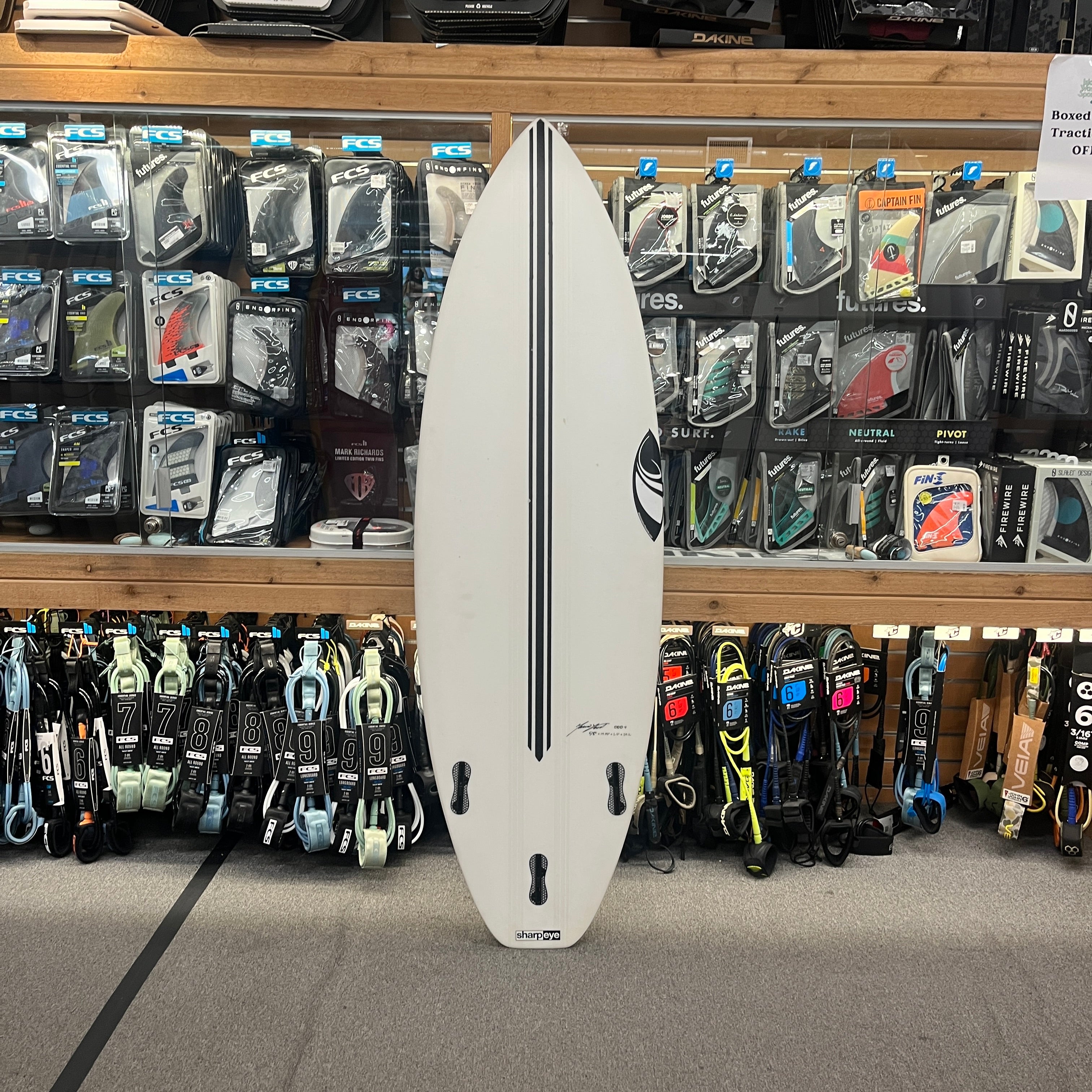 5ft8in Sharp Eye Disco II, Consignment