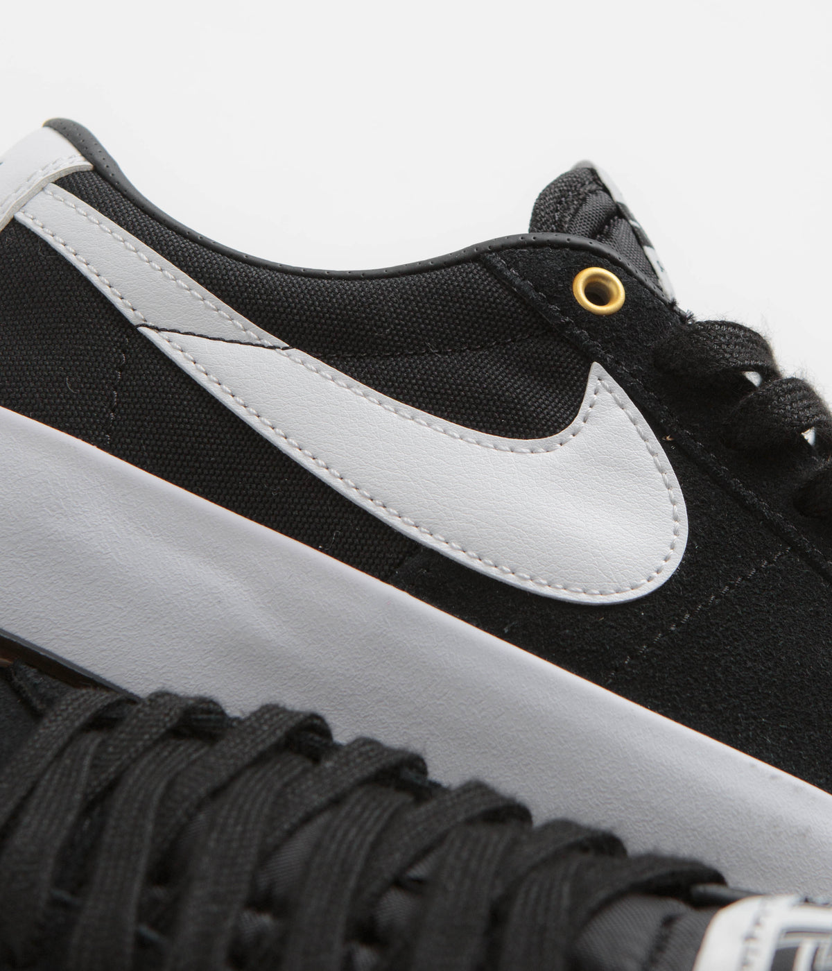 Nike SB Zoom Blazer Low Pro GT 002-Black/White 13