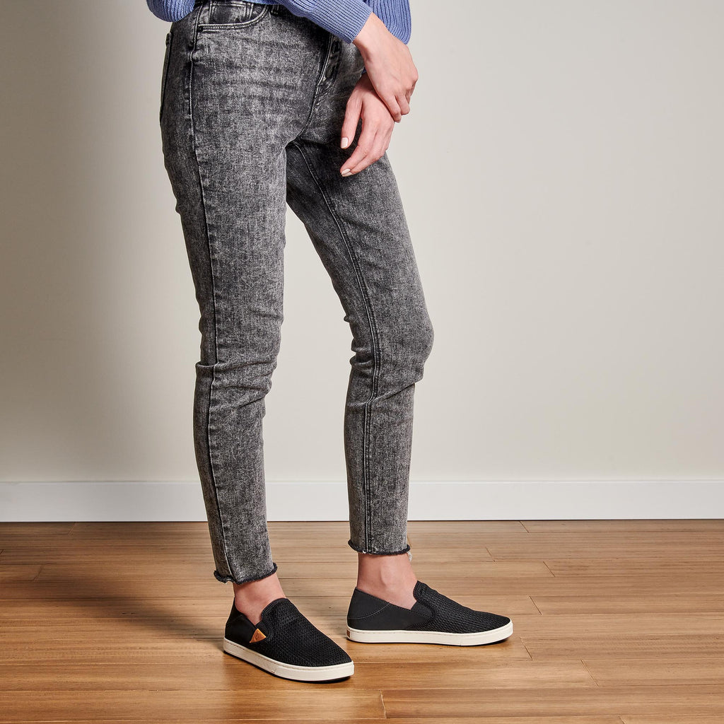 Olukai Pehuea Womens Shoe 4040-Black-Black 8.5