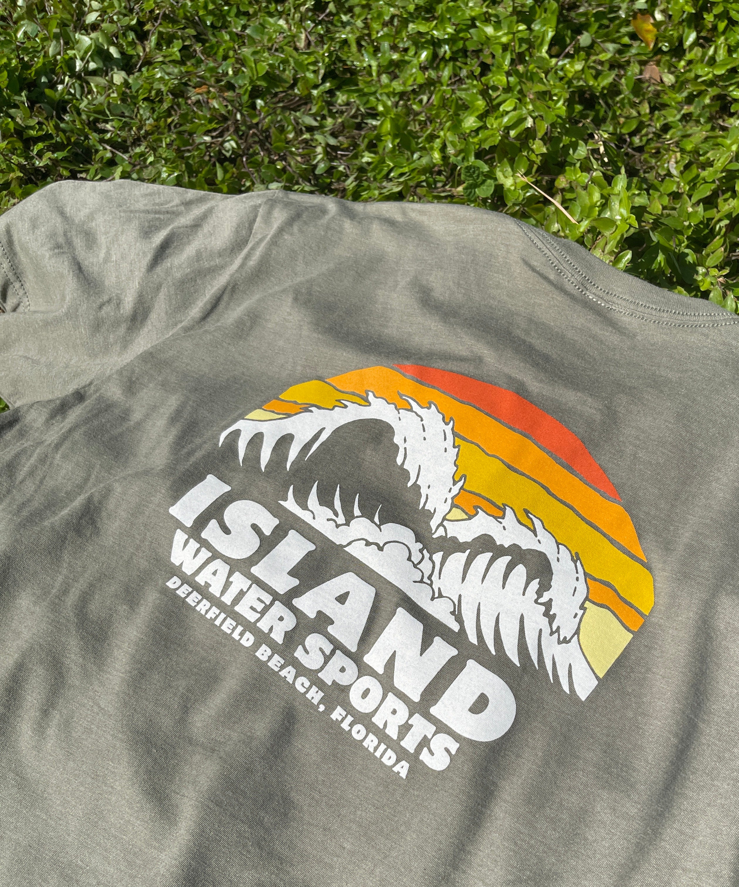 Island Water Sports Sunny Waves SS Tee Lt. Olive S